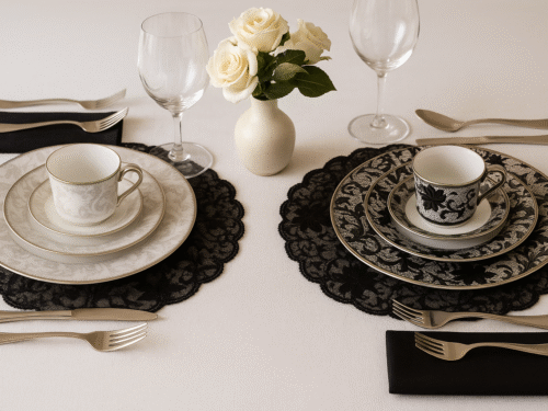 15396562549-4916-e-4917-mesa-posta.png Jogo de pratos e xícaras em porcelana BONE CHINA, com 2 Estampas Exclusivas – Elegância e Charme à Sua Mesa!
