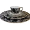 Jogo de pratos e xícaras em porcelana BONE CHINA, com 2 Estampas Exclusivas – Elegância e Charme à Sua Mesa!