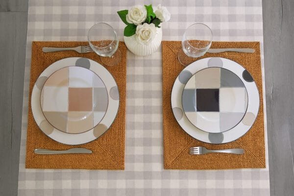 Jogo de pratos para duas pessoas em porcelana fina, com Estampa Exclusiva – Elegância e Charme.