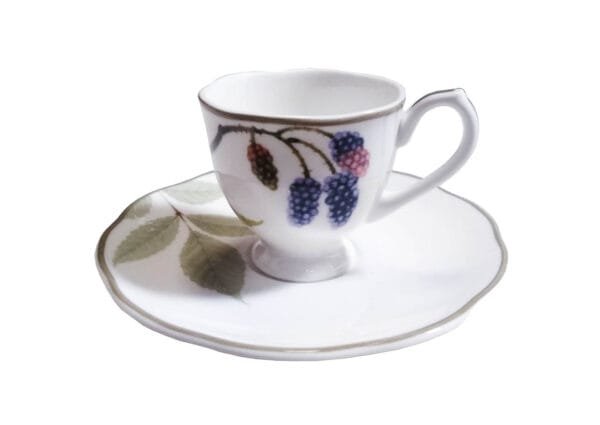 9807668698-4380-cafe-xicara-e-pires.jpg Jogo de 4 xícaras de café com 4 pires, porcelana Noritake - Berries and Brambles 4380